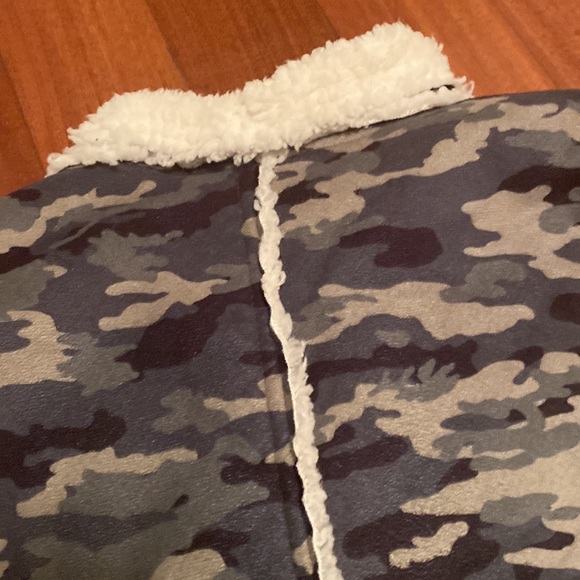 LuloRoe Camo Ladies Vest with Pockets - Sz S - Picture 7 of 11